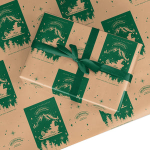 Grünes personalisiertes Weihnachtsmann-Schlitten-Geschenkpapier