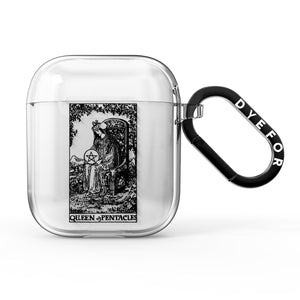 Monochrome AirPods-Hülle „Queen of Pentacles“.